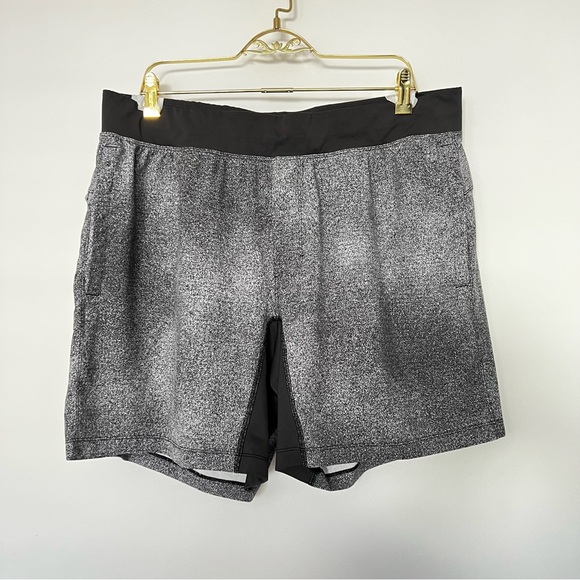 Lululemon T.H.E. Short Linerless Size XX-Large 7" Inseam Heather Gray Coal - Picture 1 of 10